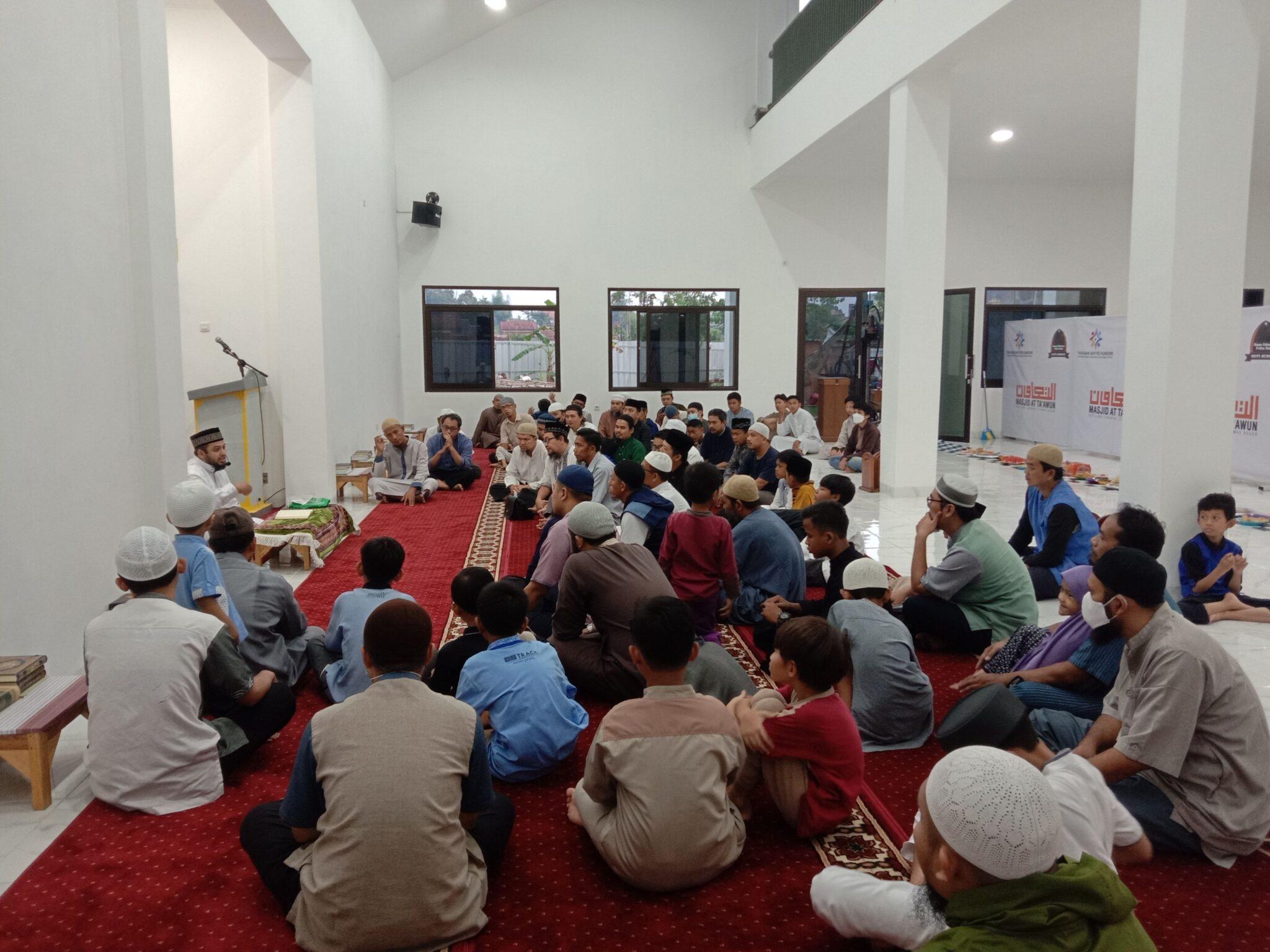 kajian hari Rabu malam ba'da magrib dengan tema “ Arbain hadist bab pertama”